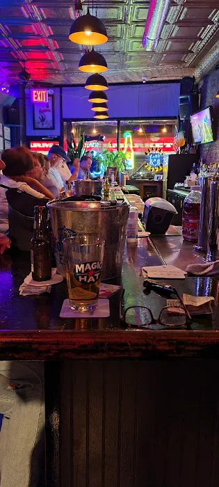 Mike's Tavern Picture 3
