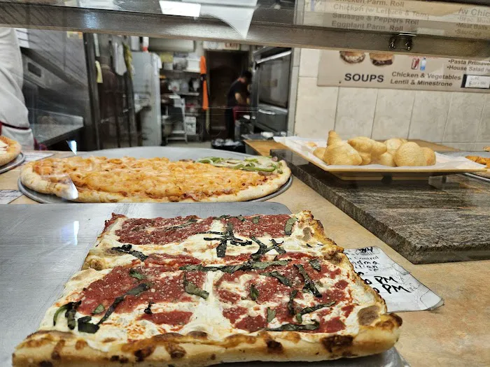 Galleria Pizza, Ozone Park Picture 3