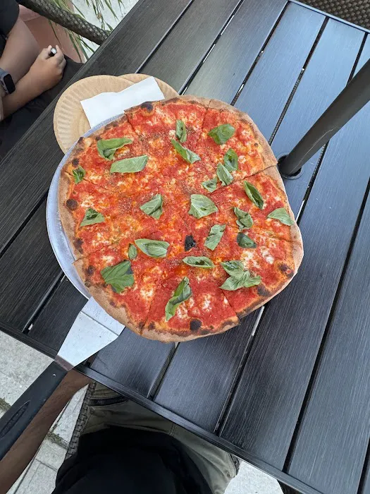 Esca's Pizza Picture 8