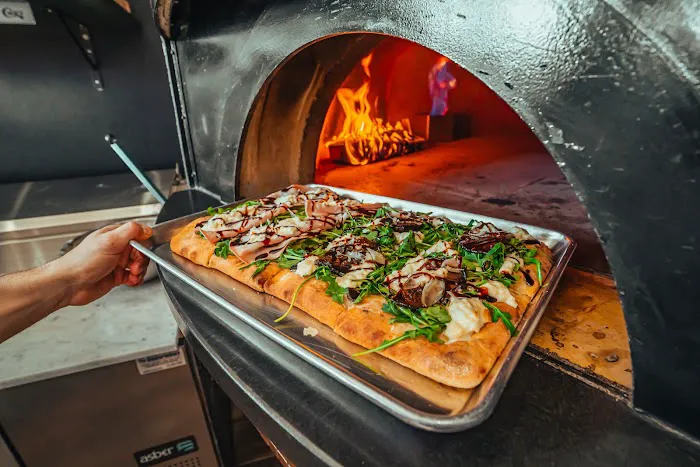 Esca's Pizza Picture 3