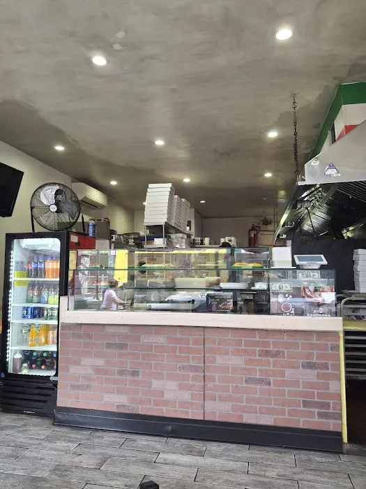Ricky’s pizza Picture 10