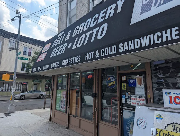 Metro Deli & Grocery Picture 1