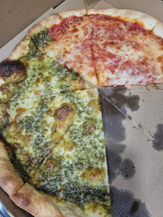 Dani's House of Pizza Picture 7