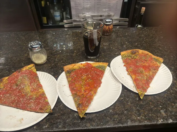 Dani's House of Pizza Picture 3