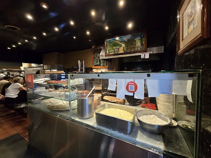 Dani's House of Pizza Picture 2