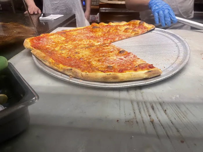 Dani's House of Pizza Picture 1