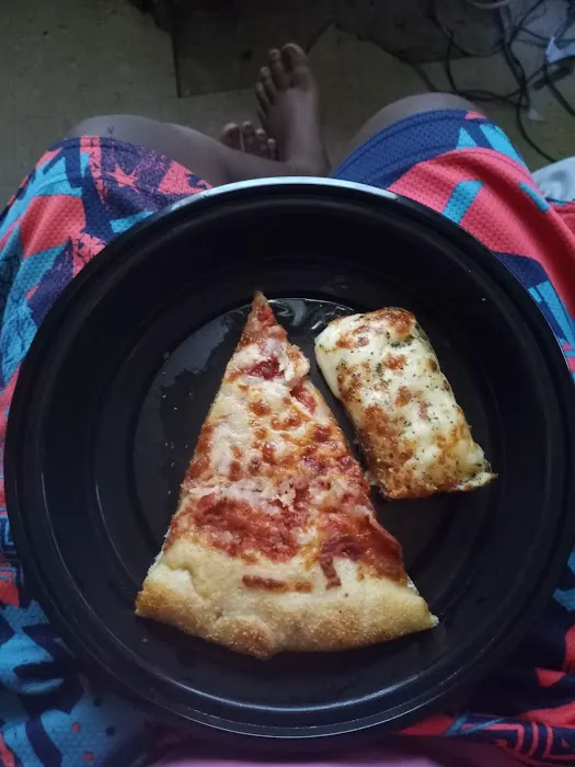 Little Caesars Pizza Picture 5