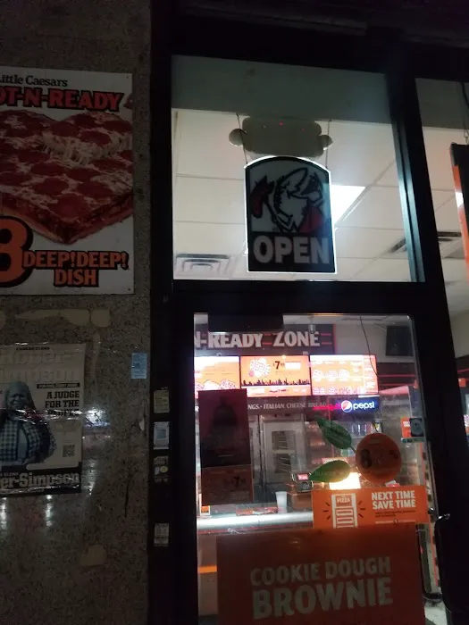 Little Caesars Pizza Picture 9