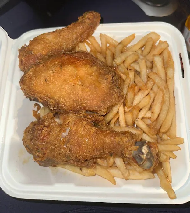 Equis Pica Pollo (Riverdale Ave) Picture 10