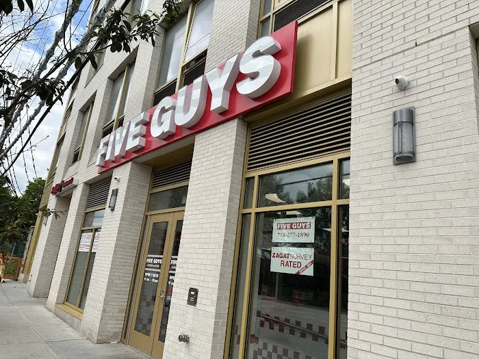 Five Guys Picture 7