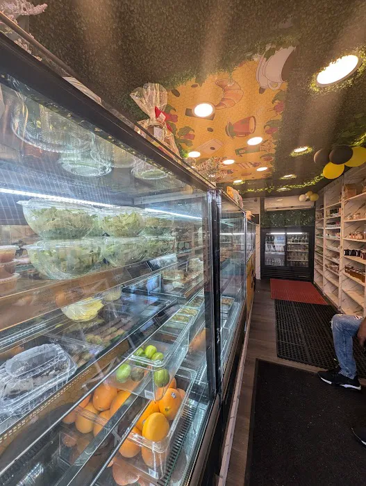 Bee Hive Juice Bar Picture 6