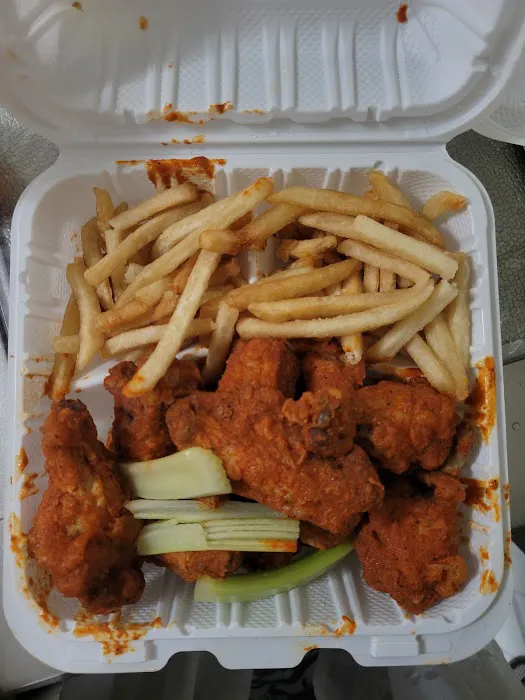 BUFFALO WINGS PIZZA AND CHICKEN Picture 1