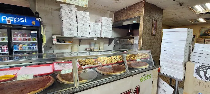 Frank's Pizza Picture 7