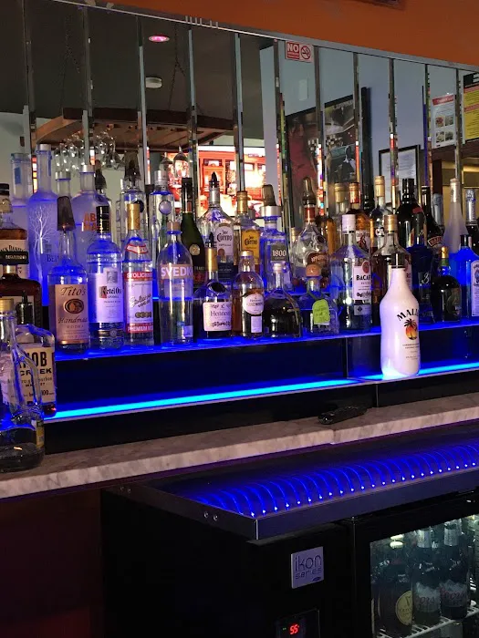 Sylk Cove Cocktail Lounge Picture 4