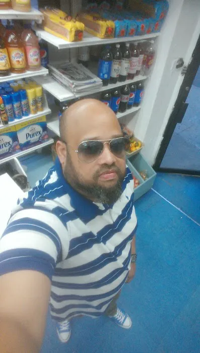 J & G Deli & Grocery Picture 1