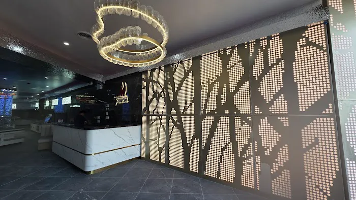 Charcoal Grill & Modern Buffet Picture 8