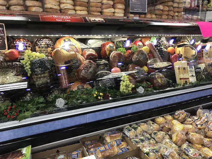 Brookdale deli and grill Picture 1