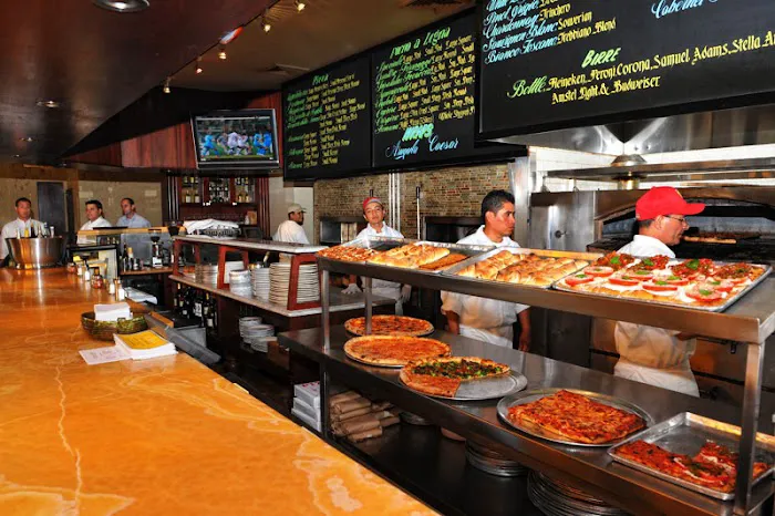 La Villa Pizzeria Picture 2