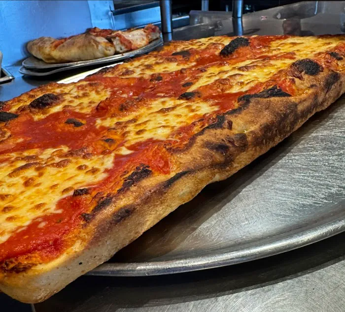 La Villa Pizzeria Picture 3