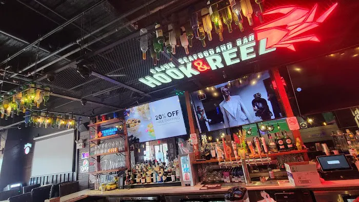 Hook & Reel Cajun Seafood & Bar Picture 5