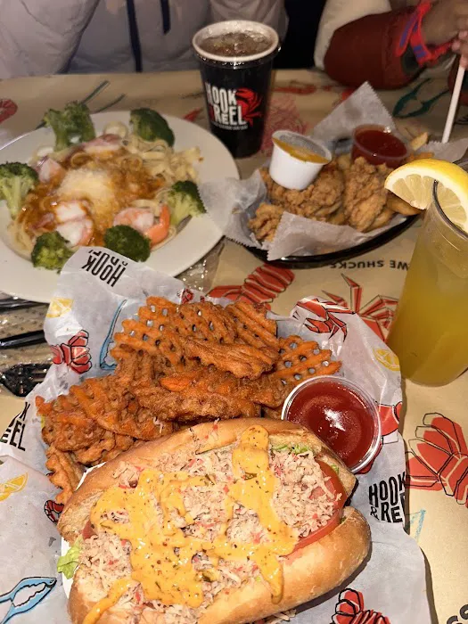 Hook & Reel Cajun Seafood & Bar Picture 9