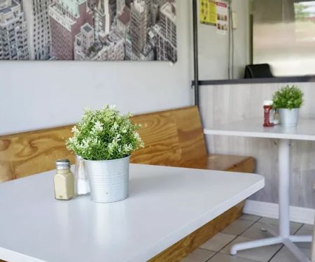 Gu2019S coffee shop