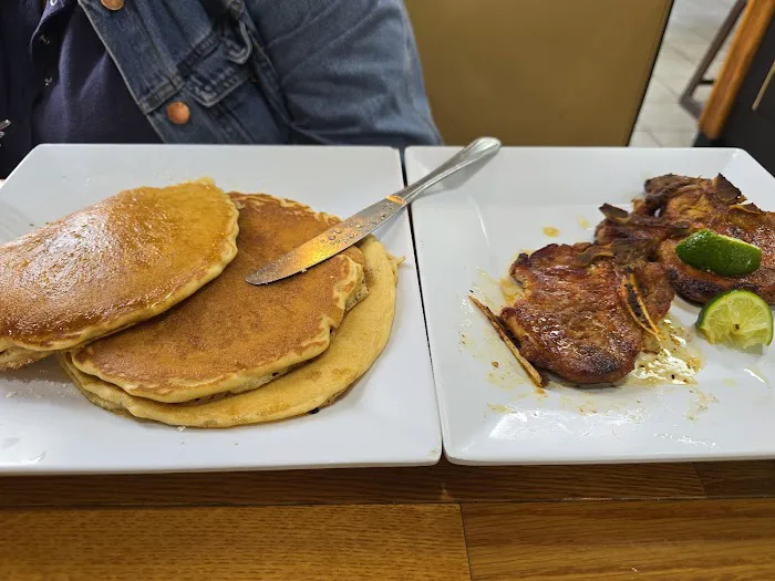 Atlantis Diner Picture 9