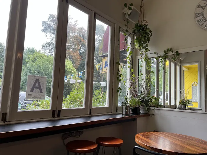 Elk Cafe Picture 5