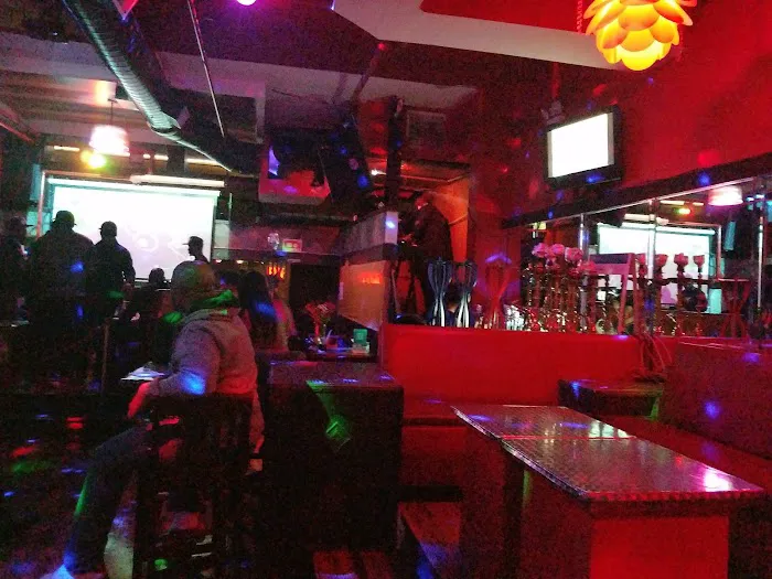 NY Tracks Cafe Picture 6