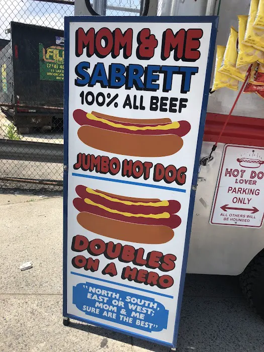Mom & Me Hot Dog Truck Picture 7