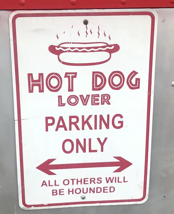 Mom & Me Hot Dog Truck Picture 2