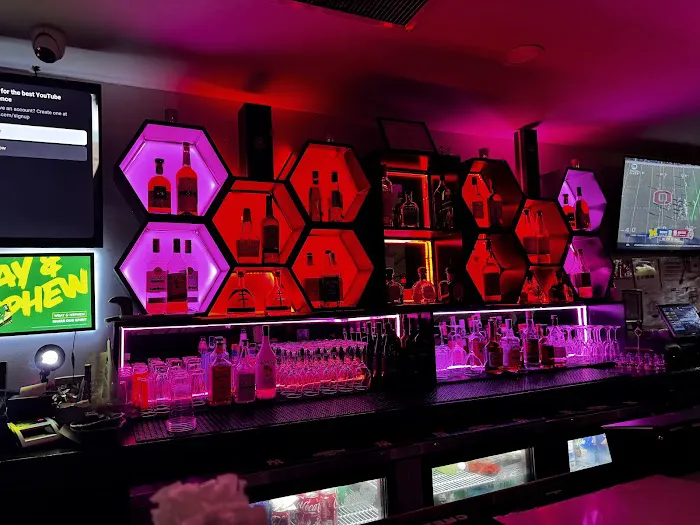 D Garden Caribbean Bar & Grill Picture 5