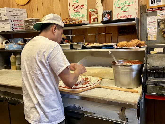 Luigi's Pizza Picture 1