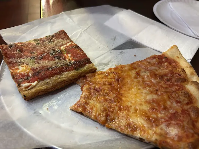 Luigi's Pizza Picture 3