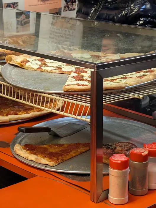 Luigi's Pizza Picture 7