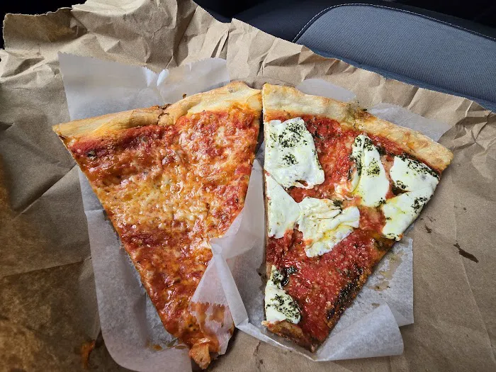Luigi's Pizza Picture 8