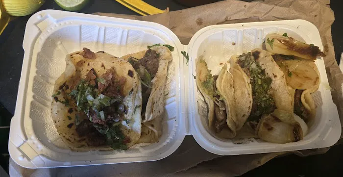 El Tenampa Deli and Grocery Picture 1