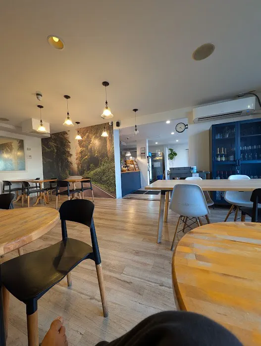 Tin cup cafe Picture 2