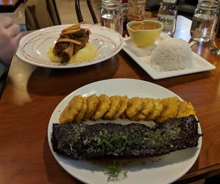 Leche y Miel Restaurant