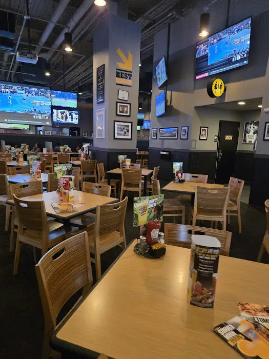 Buffalo Wild Wings Picture 7