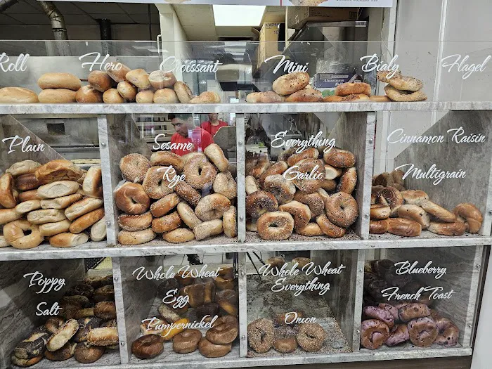 Celebrity Hot Bagels & Deli Picture 4