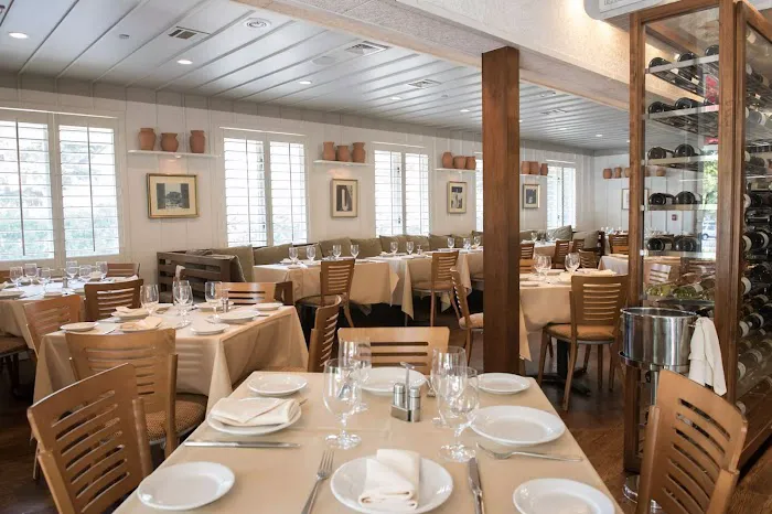 Axia Taverna Picture 7