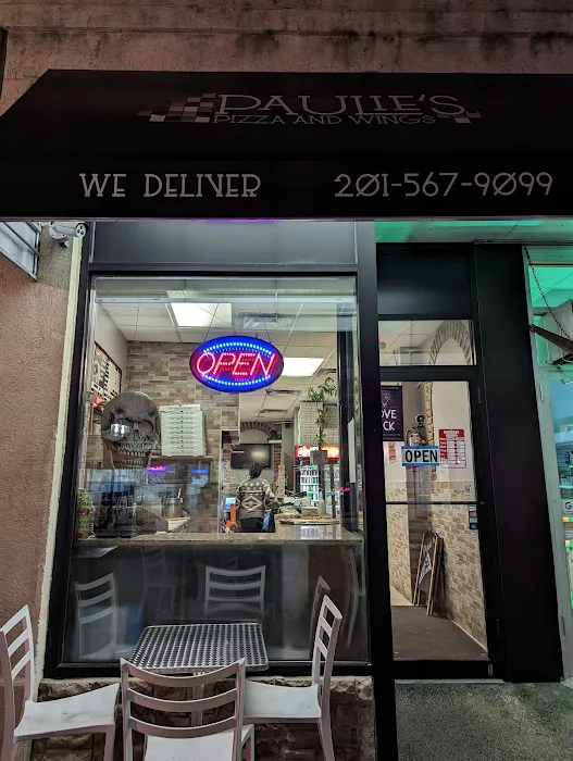 Paulie's Pizza and Wings Picture 7