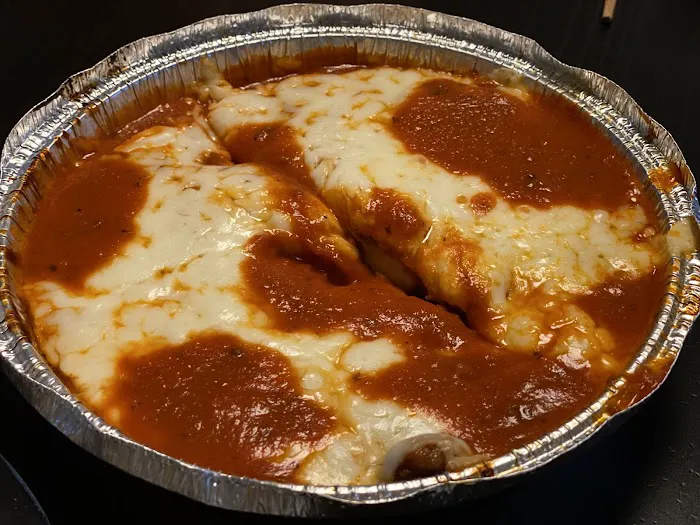 Paulie's Pizza and Wings Picture 2