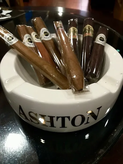 3 Kings Cigar Lounge Picture 6