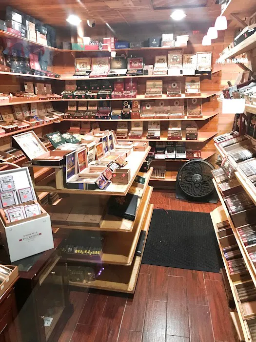 3 Kings Cigar Lounge Picture 8
