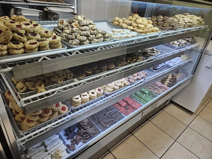 Fleetwood Pastry Shop Picture 10