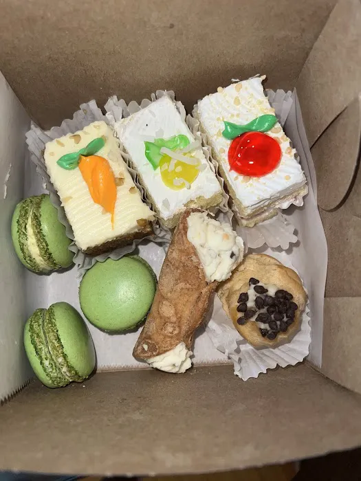 Fleetwood Pastry Shop Picture 3