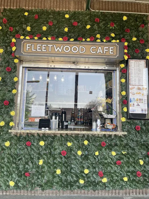 Fleetwood Cafe at Train Station Picture 9