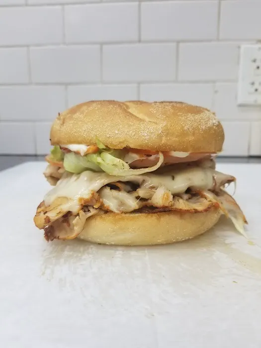 El Parque Gourmet Deli Picture 3